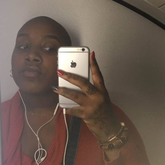 Meet your Posher, Krishauna - Picture 1 of 1